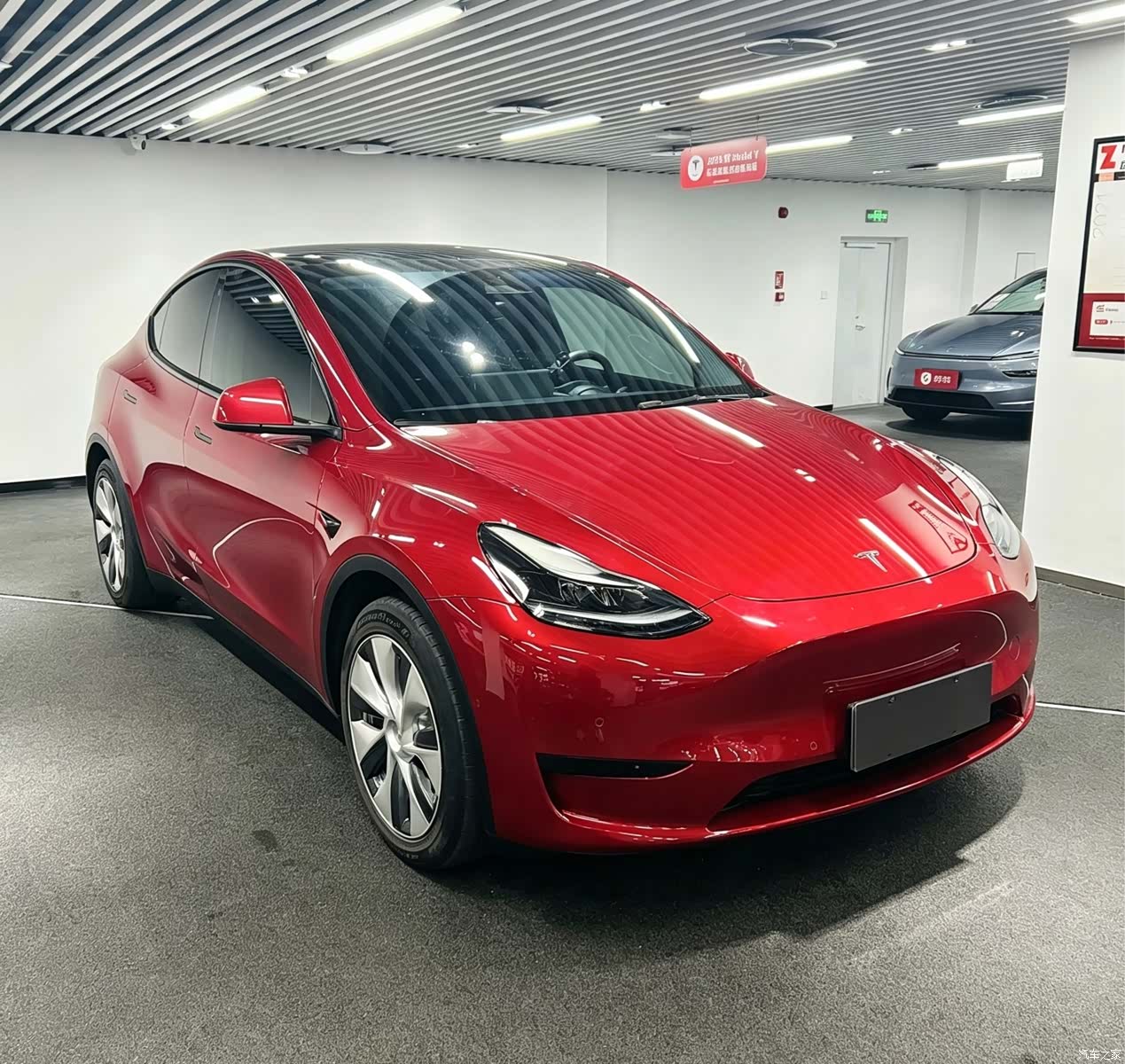 Tesla Model Y, 2022 3