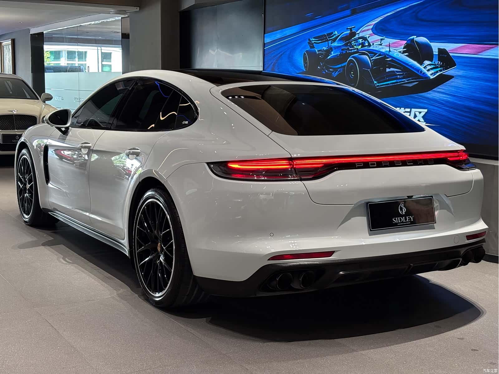 Porsche Panamera, 2022 4