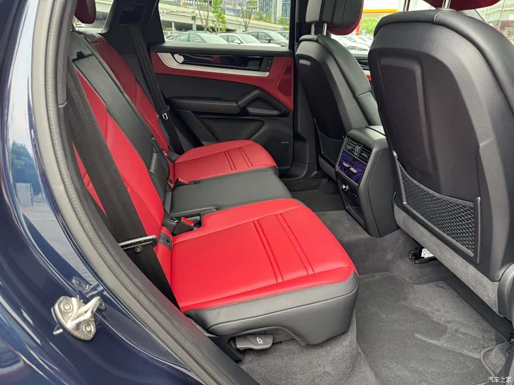 Porsche Cayenne, 2025 7