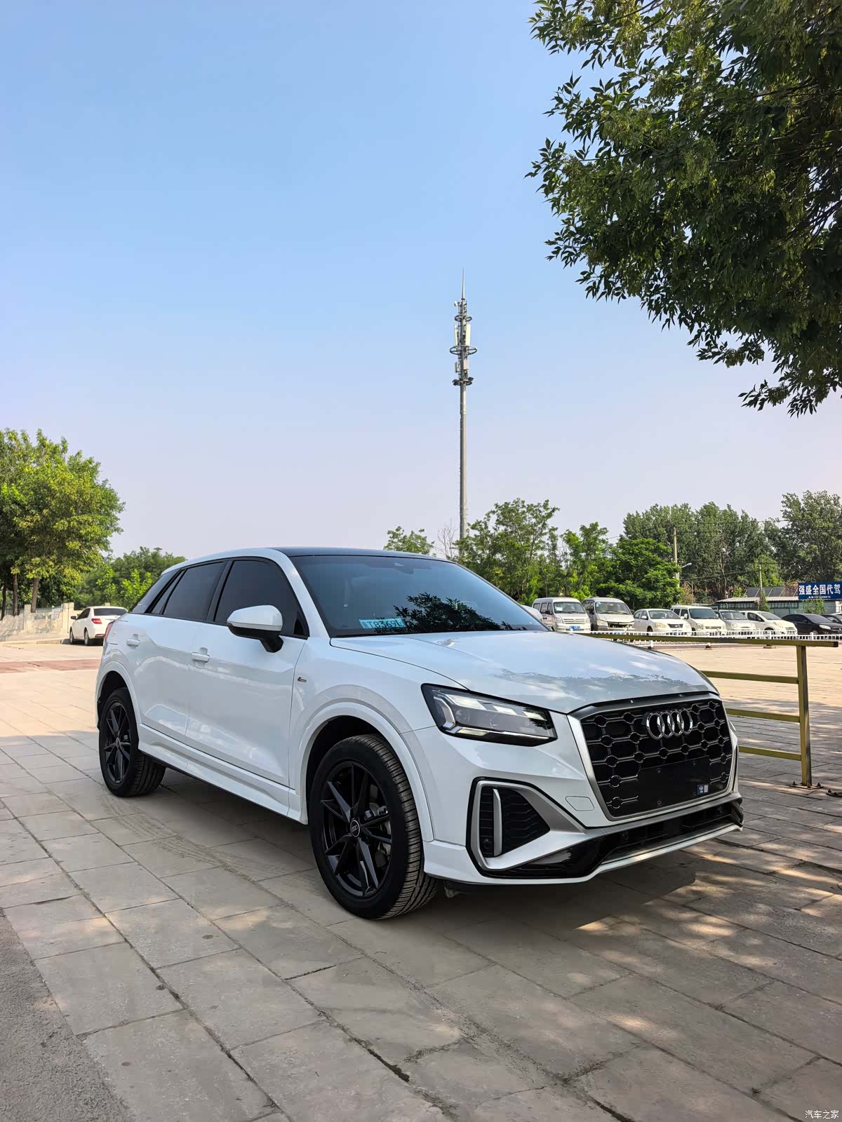 Audi Q2L, 2023 3