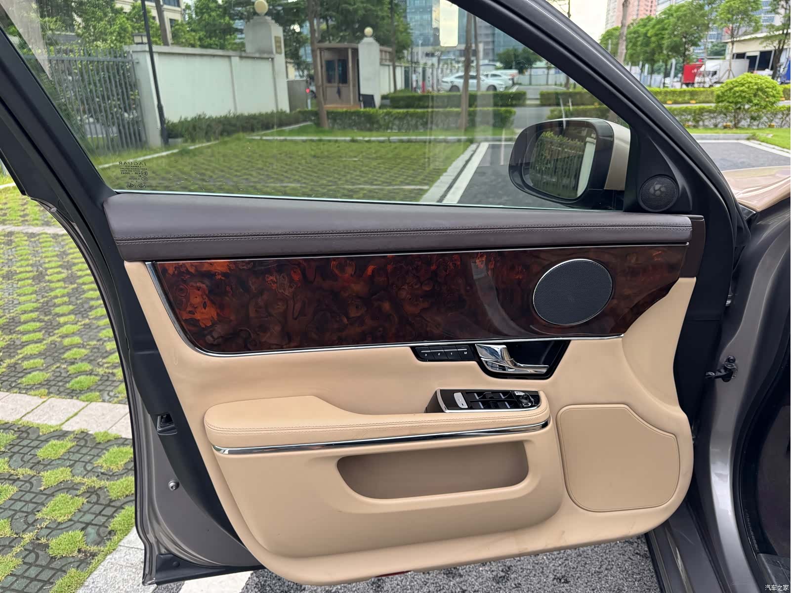 Jaguar XJ, 2012 32