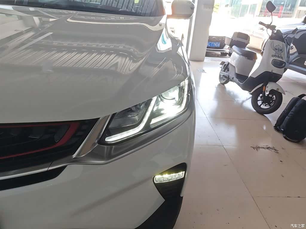 Geely Coolray, 2021 24