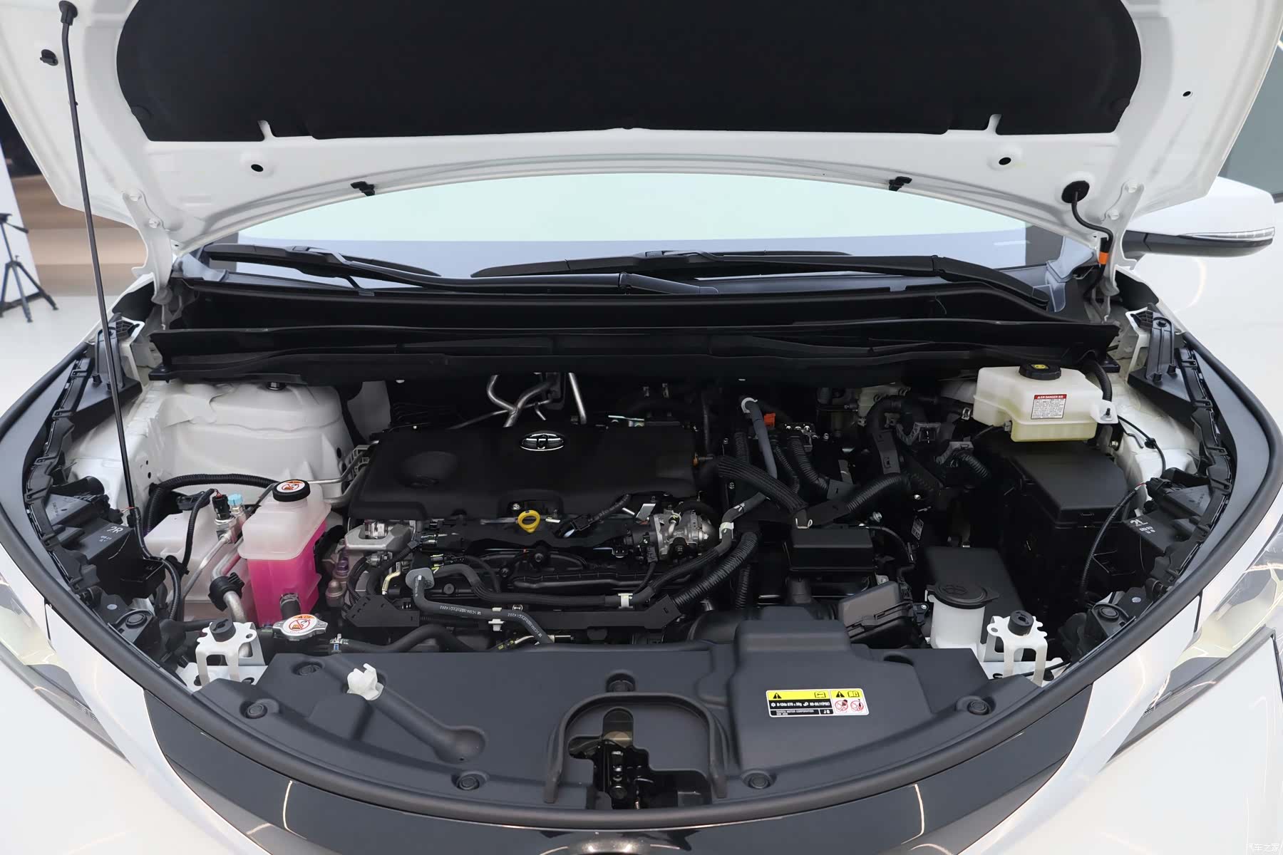 Toyota Granvia, 2024 28