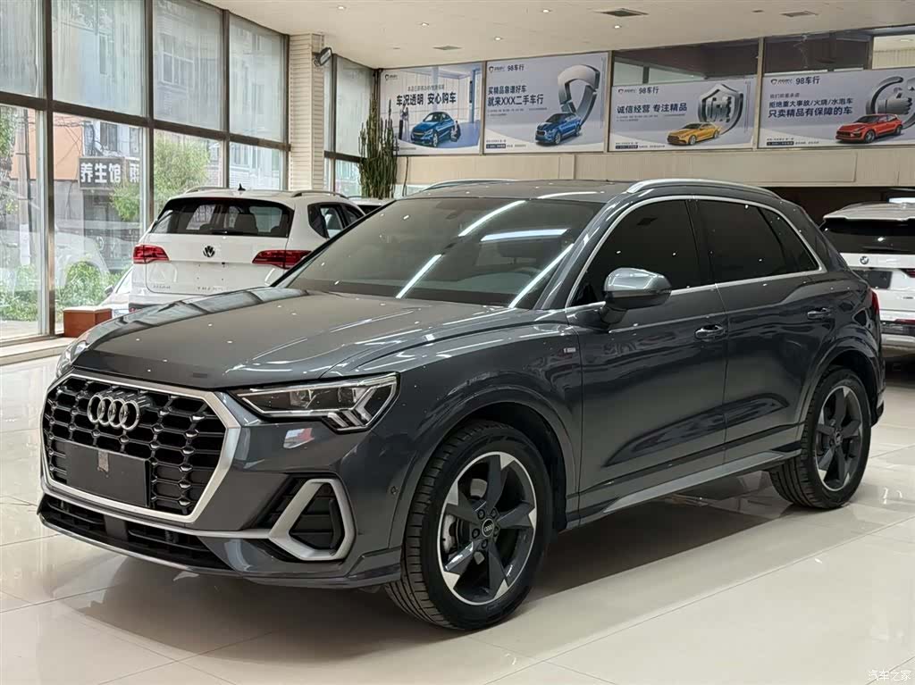 Audi Q3, 2023 1