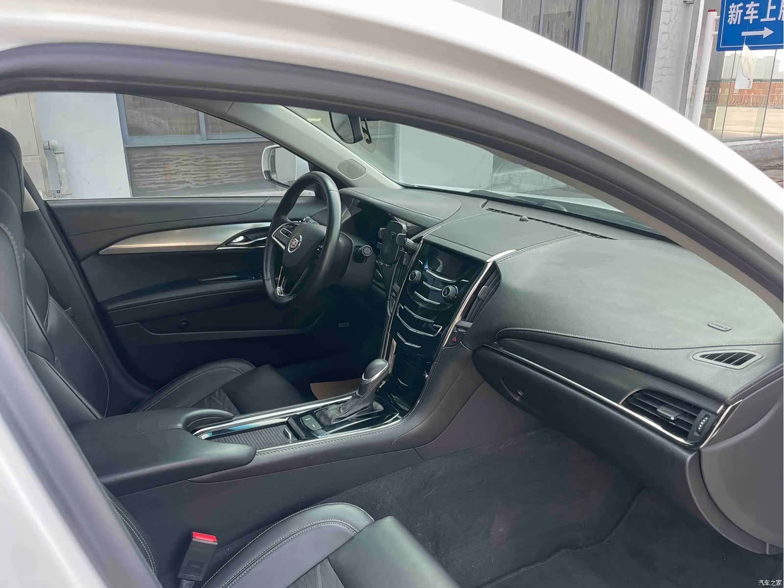 Cadillac ATS-L, 2015 10