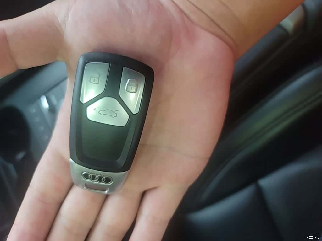 Audi A4L, 2019 9