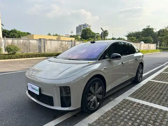 Li Auto i6 2026 — купить из Китая под заказ