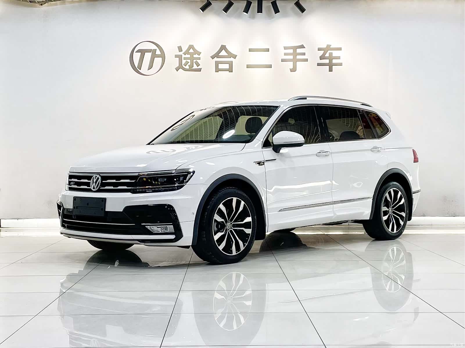 Volkswagen Tiguan L, 2019 1