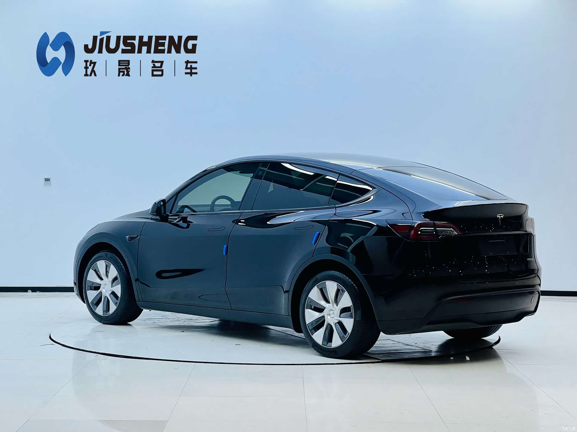 Tesla Model Y, 2023 4