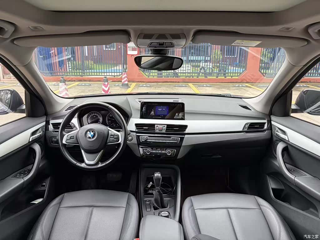 BMW X1, 2019 все фото