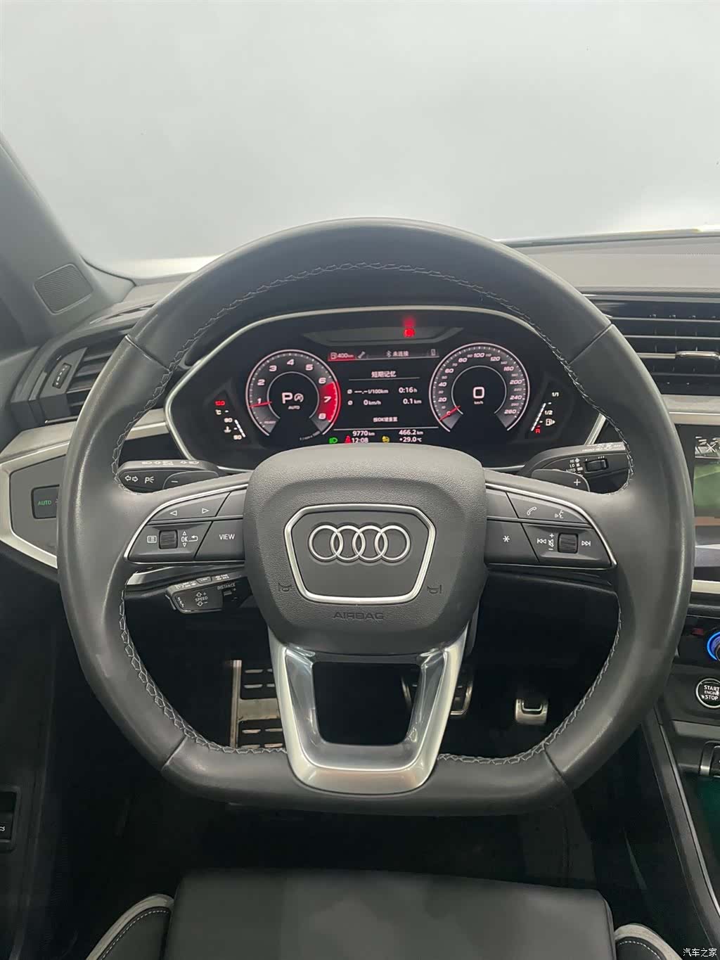 Audi Q3, 2025 12