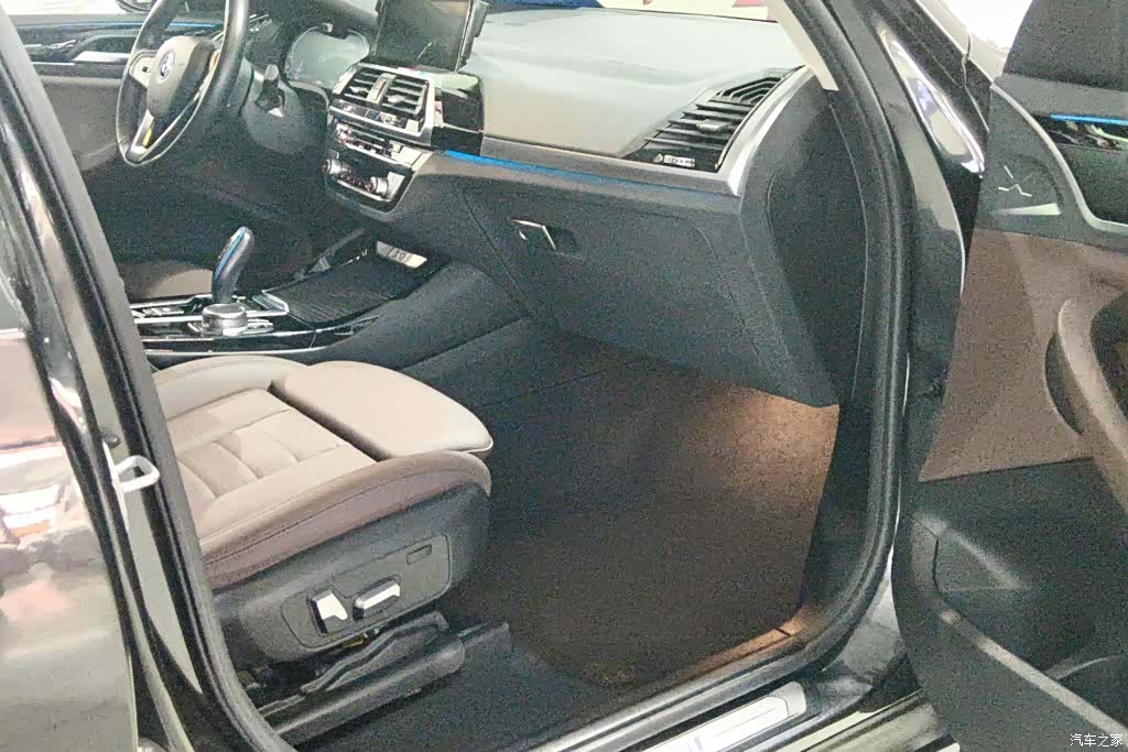 BMW iX3, 2021 8