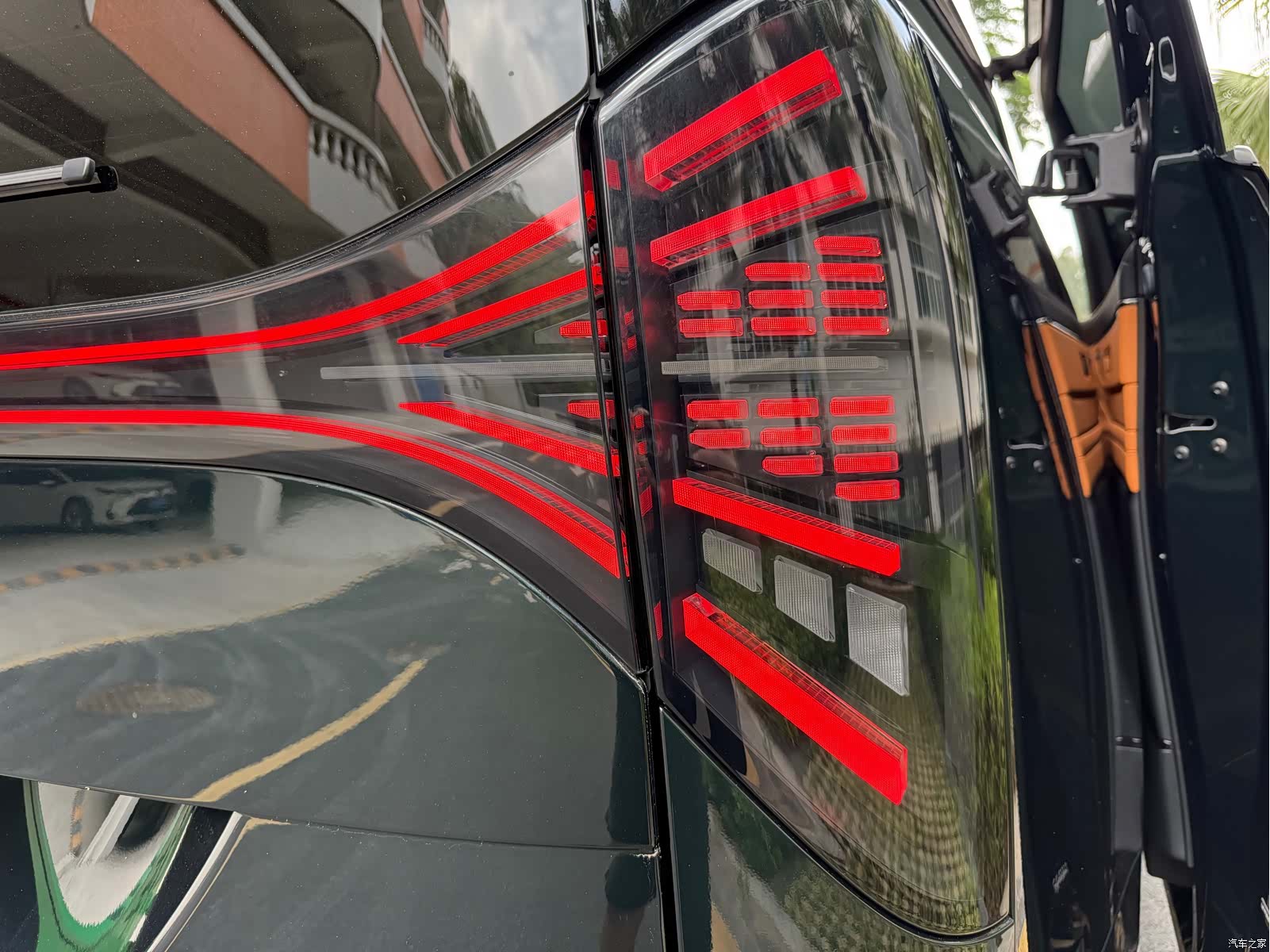 LEVC L380, 2025 12