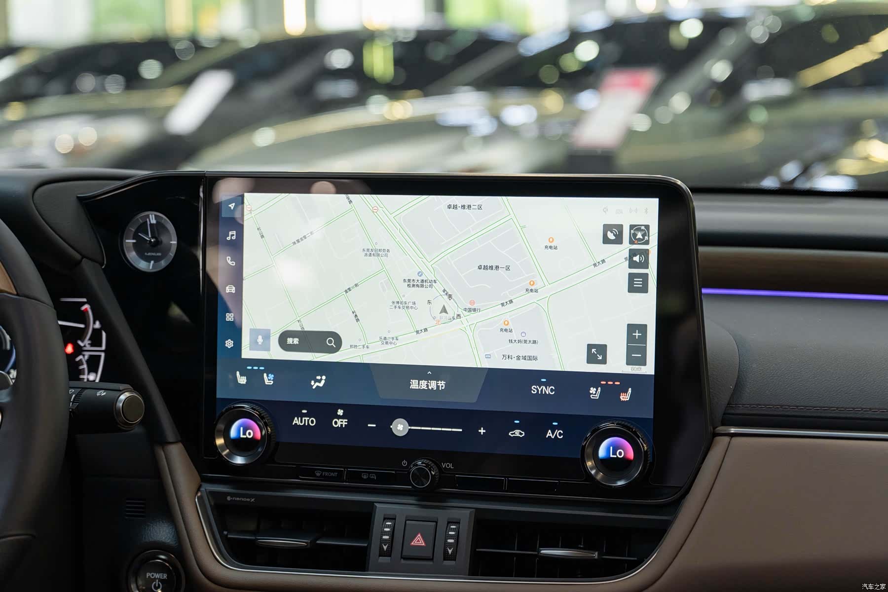 Lexus ES, 2025 16