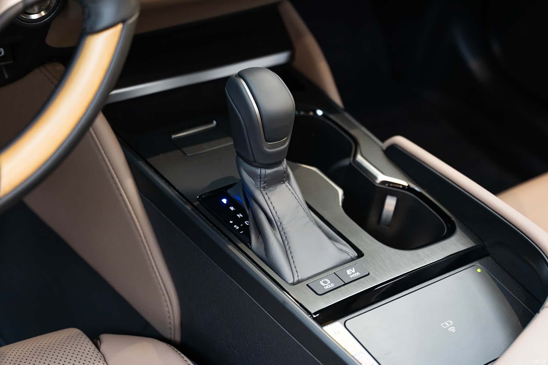 Lexus ES, 2025 15