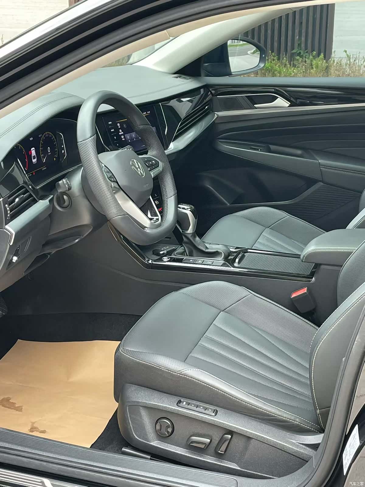 Volkswagen Passat, 2025 4