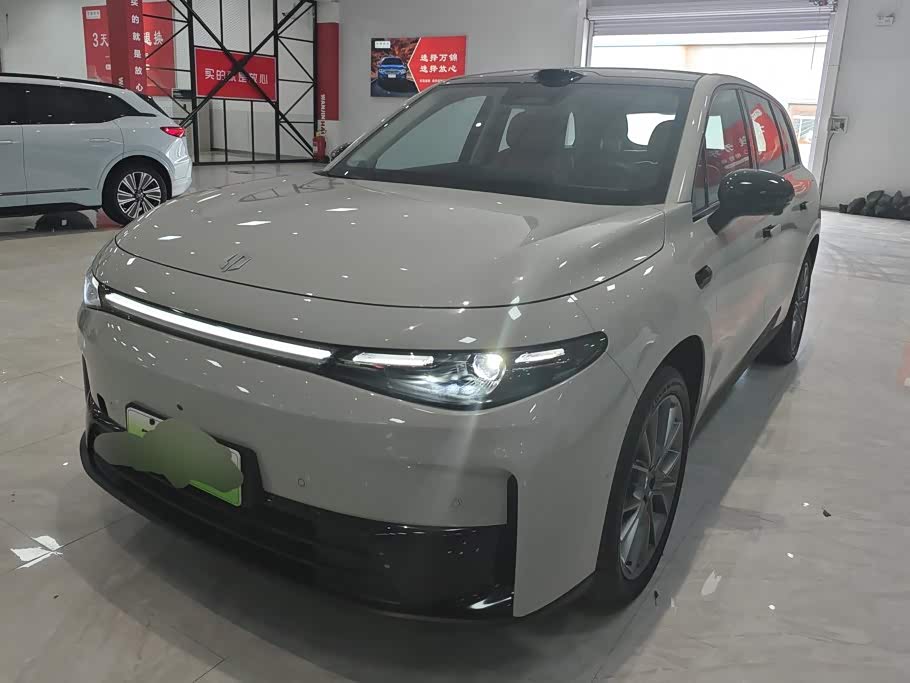 Leapmotor C10