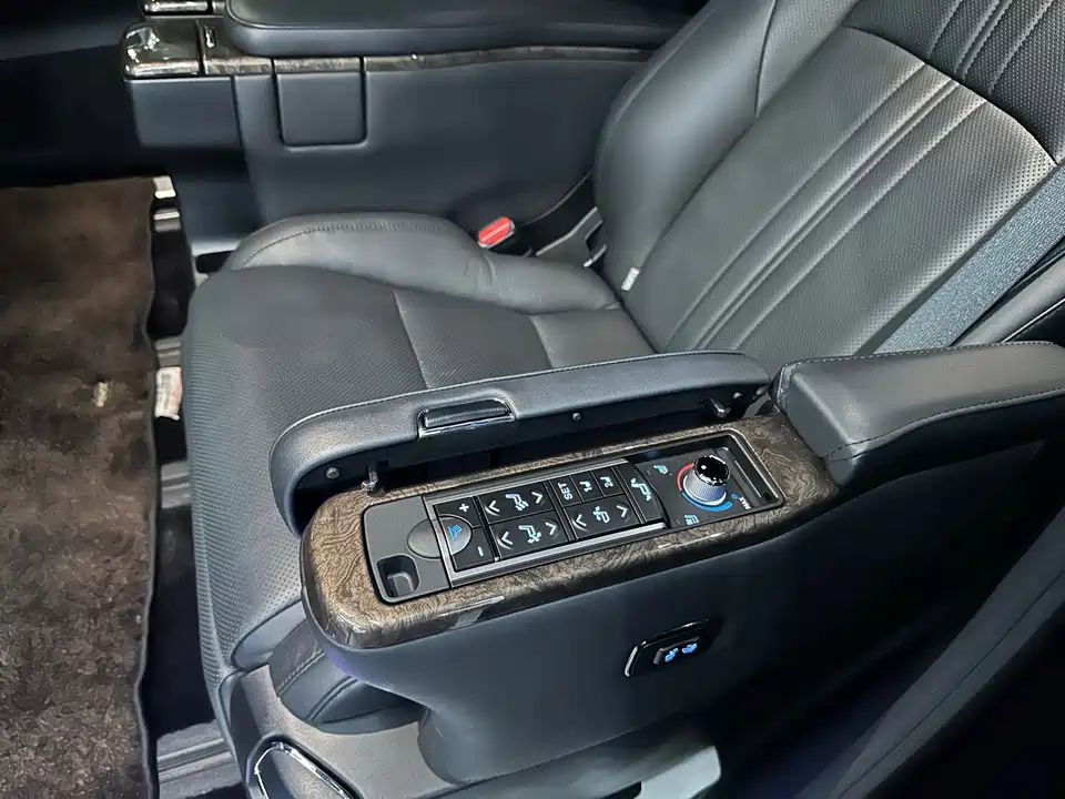 Toyota Elfa Toyota Elfa