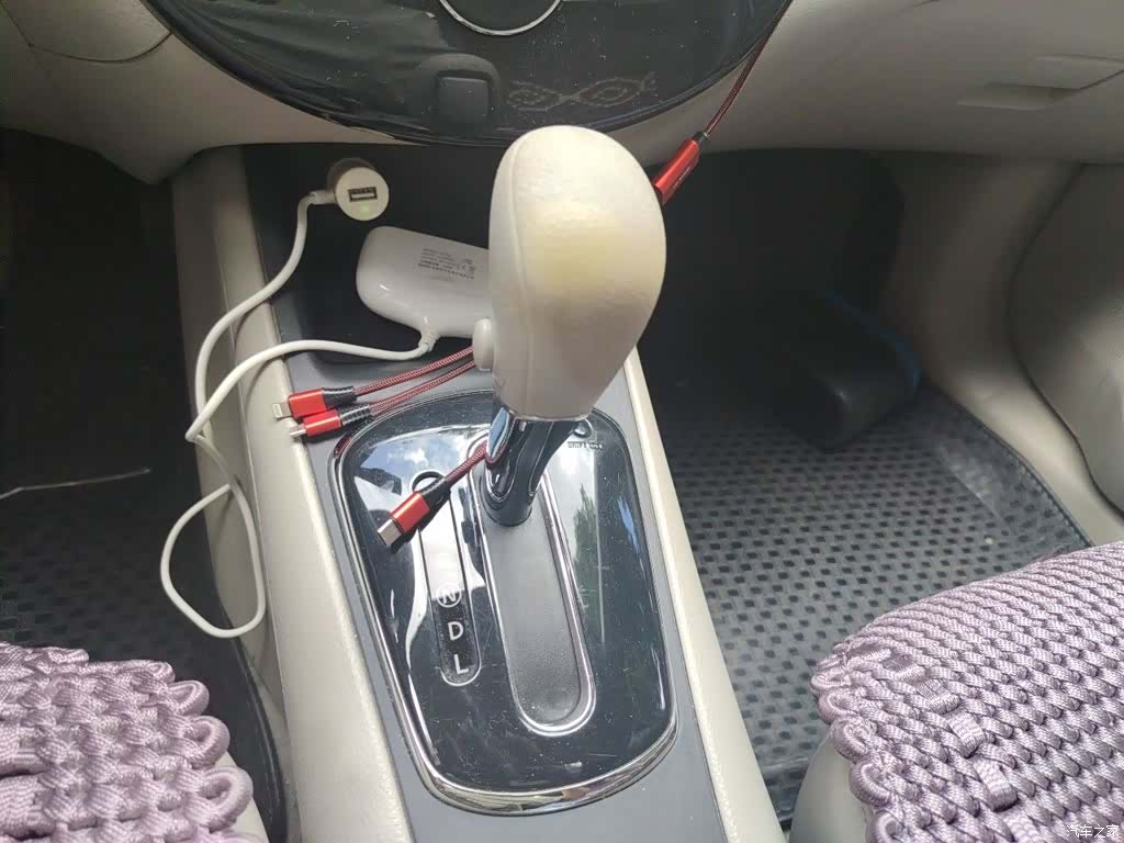 Nissan Tiida, 2014 7
