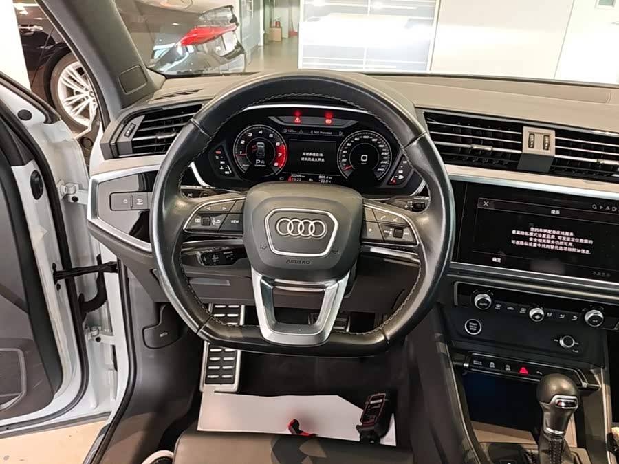 Audi Q3 2024, фото 11