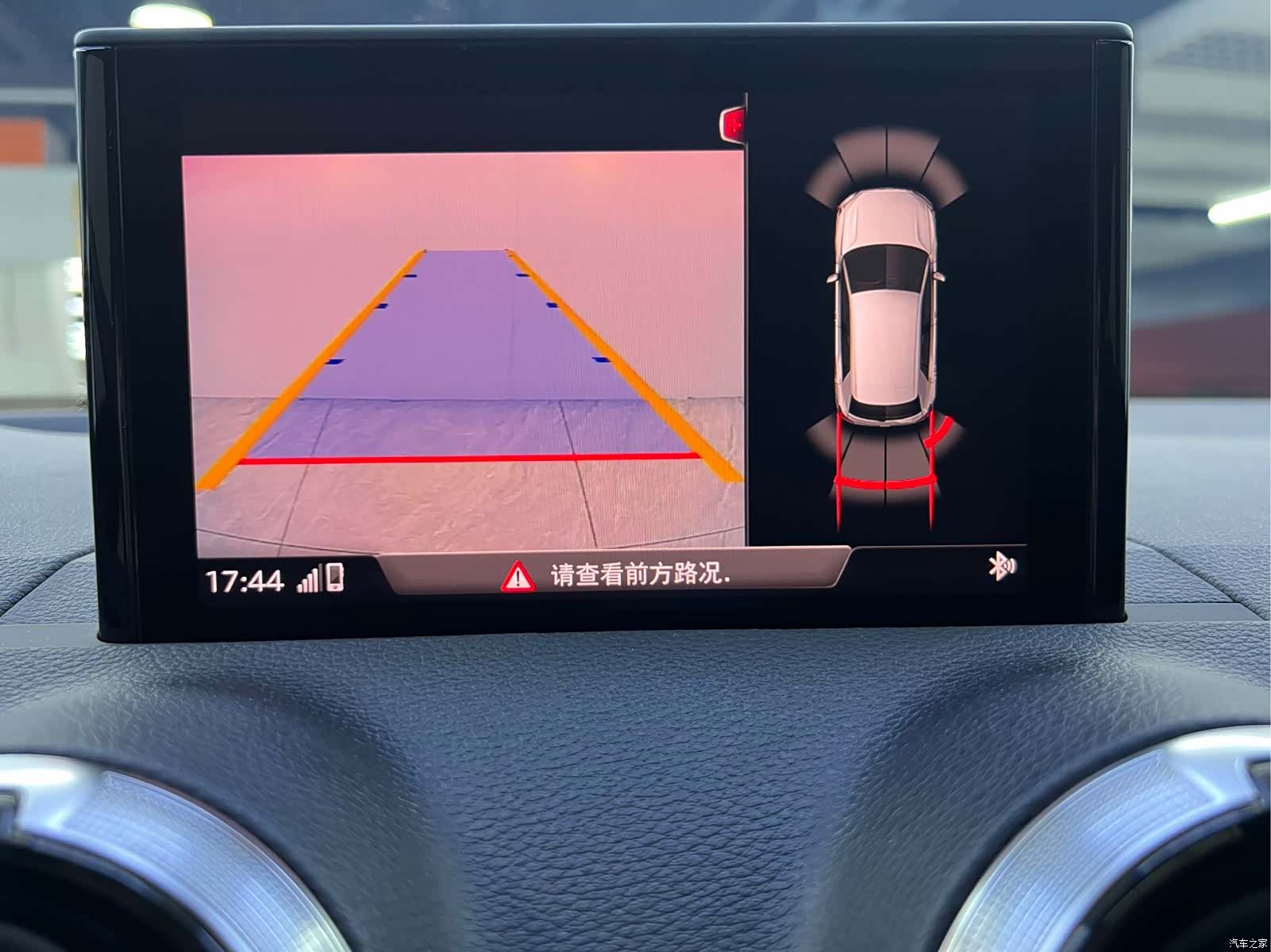 Audi Q2L, 2023 8