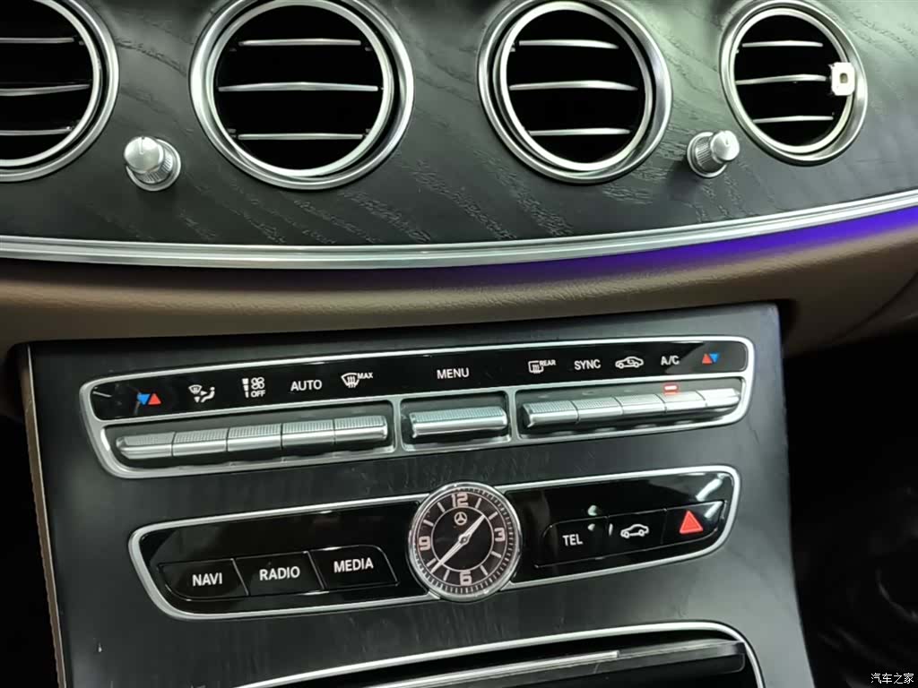 Mercedes-Benz E-Class, 2019 13