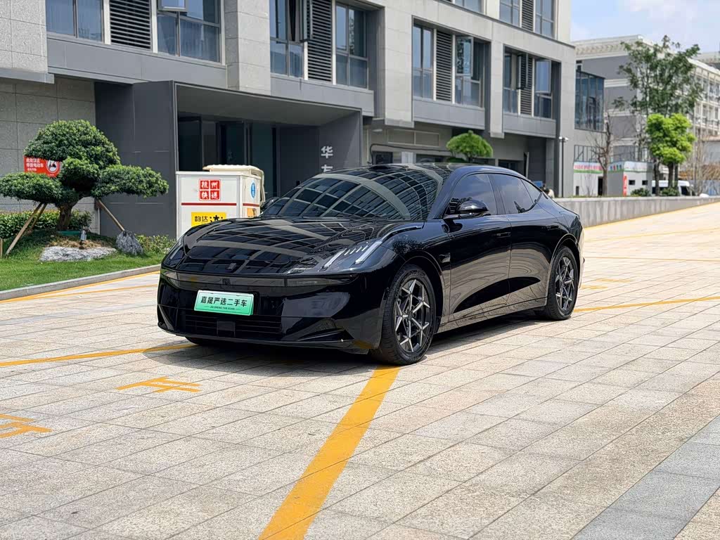 Lynk & Co 10