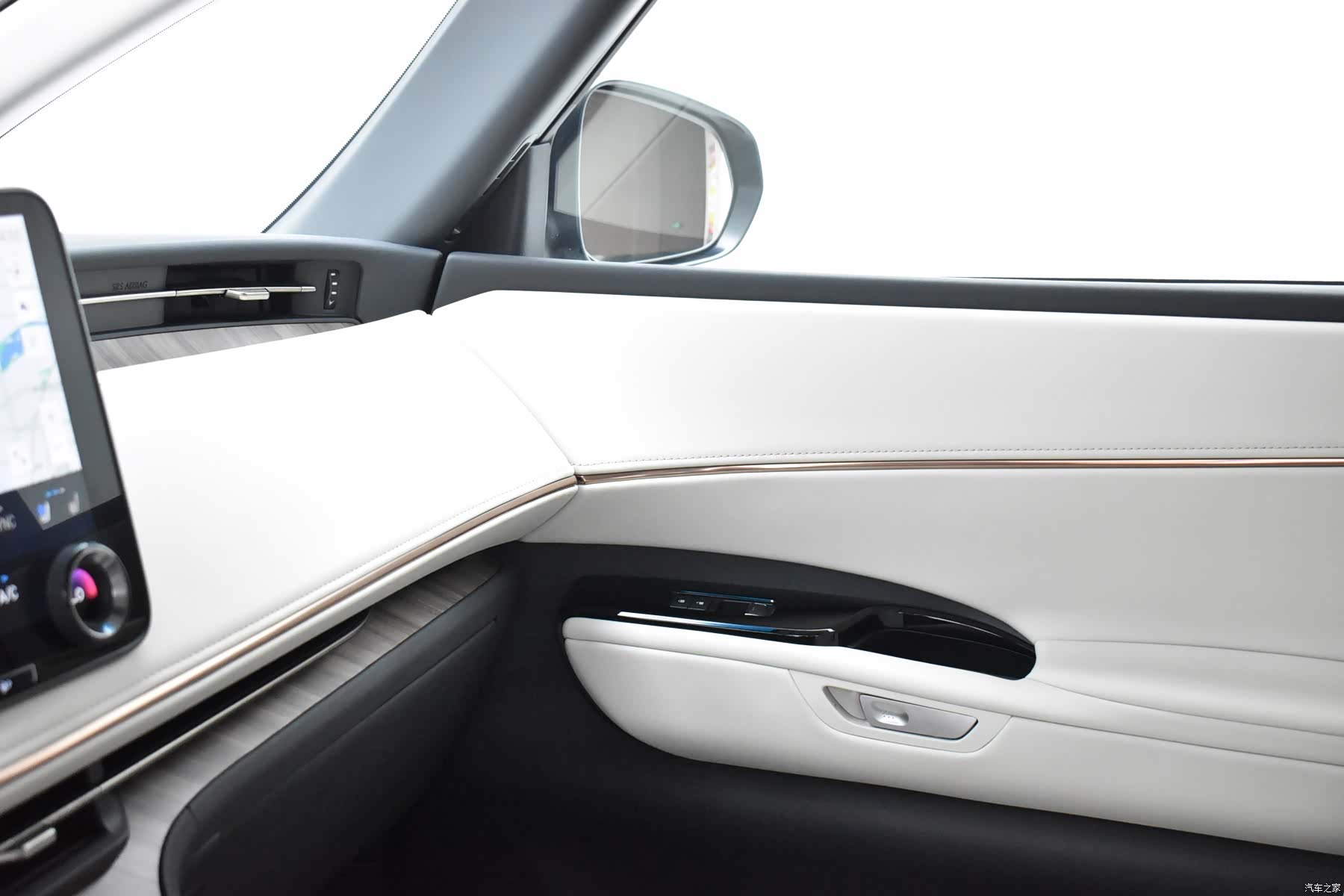 Lexus LM, 2023 9