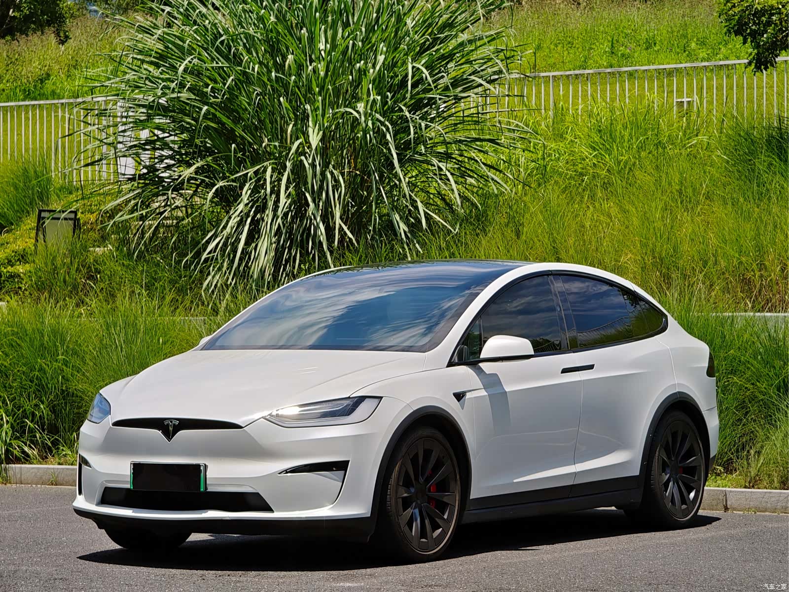 Tesla Model X, 2023 3