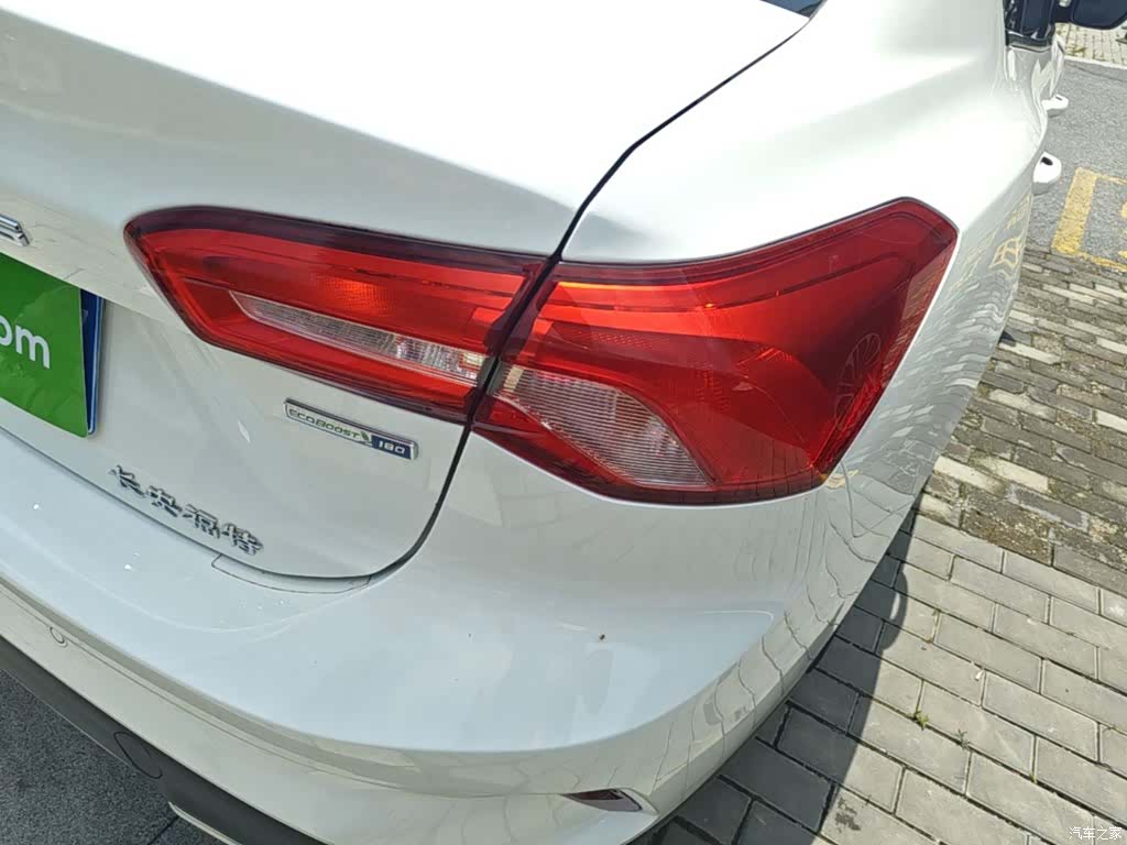 Ford Focus, 2022 8