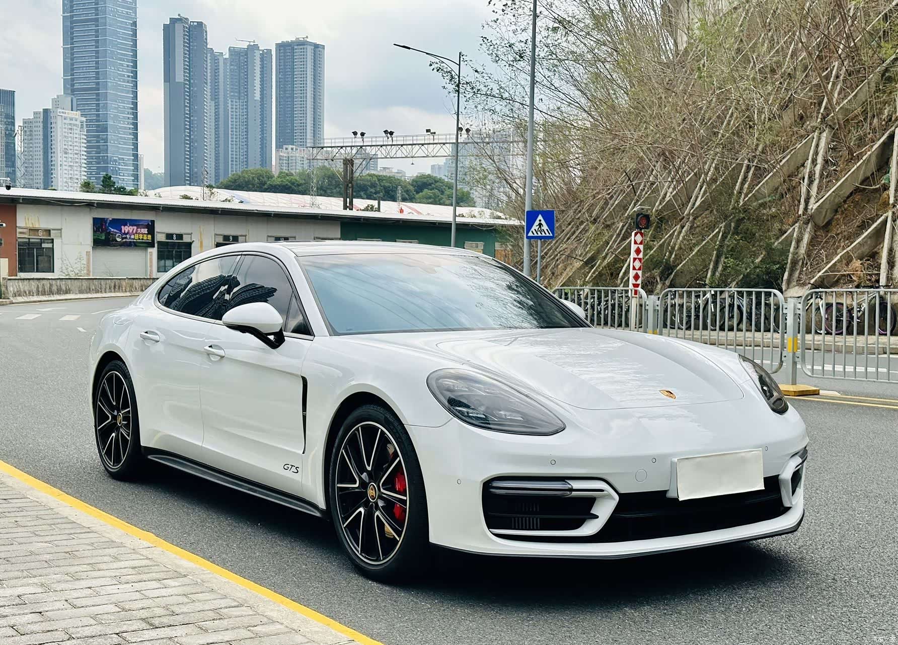 Porsche Panamera, 2023 3