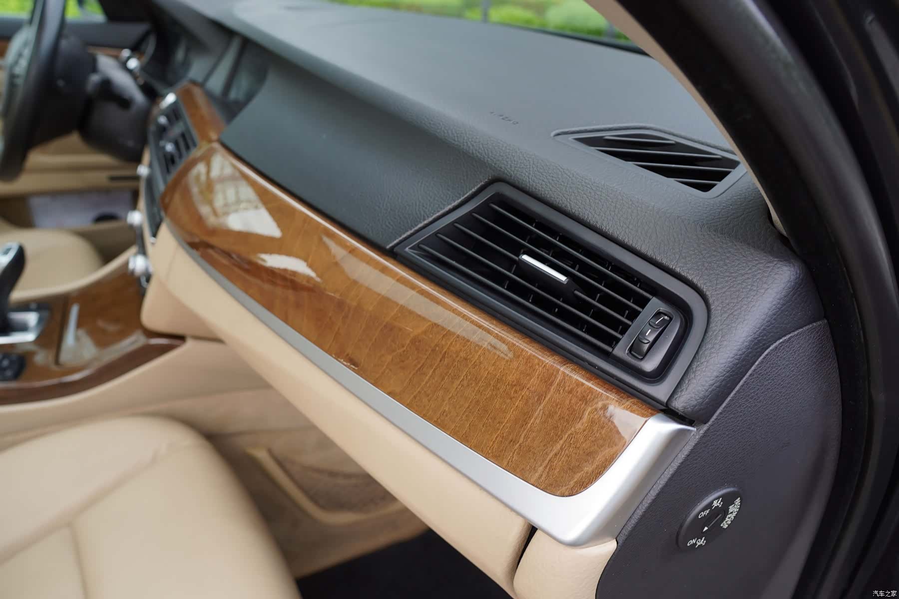 BMW 5 Series, 2011 24
