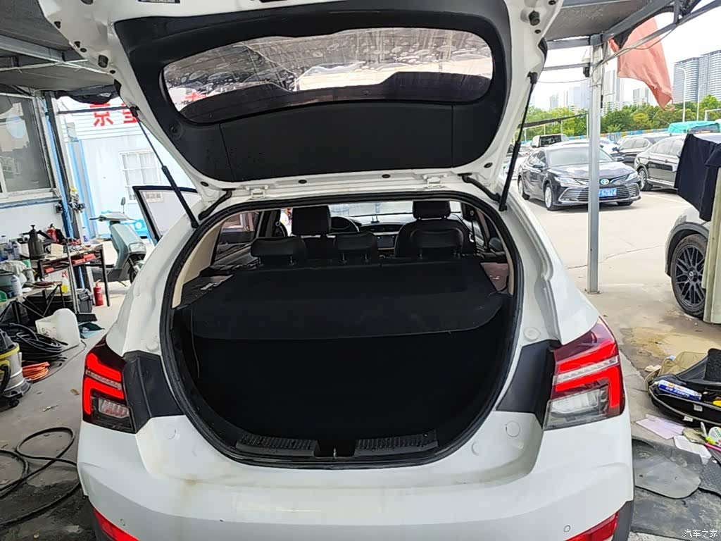 Geely S1, 2018 19