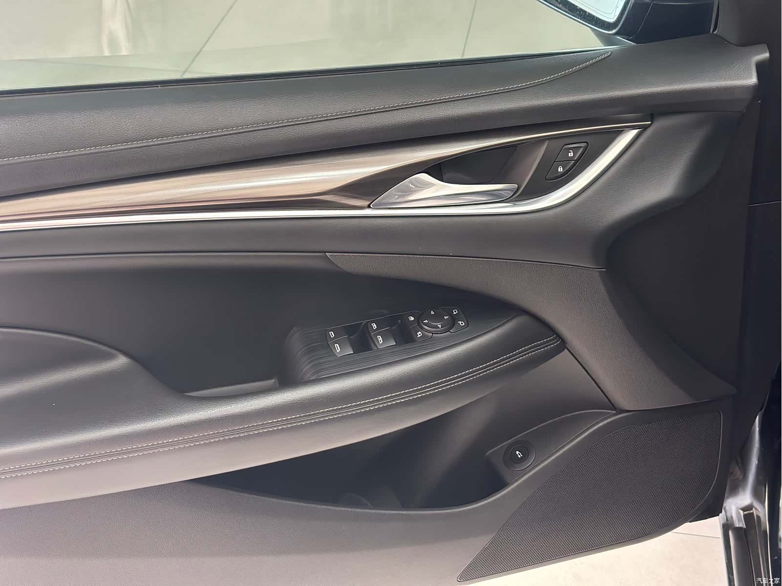 Buick LaCrosse, 2022 все фото