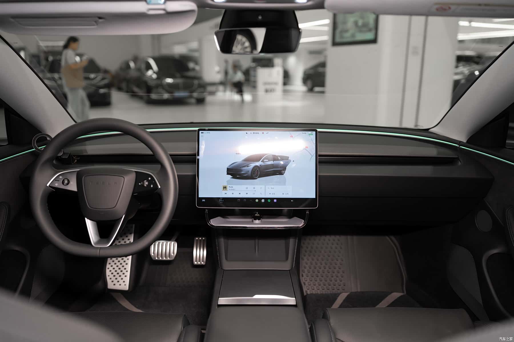 Tesla Model 3, 2025 16