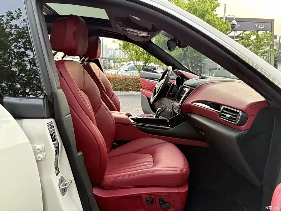 Maserati Levante, 2020 13