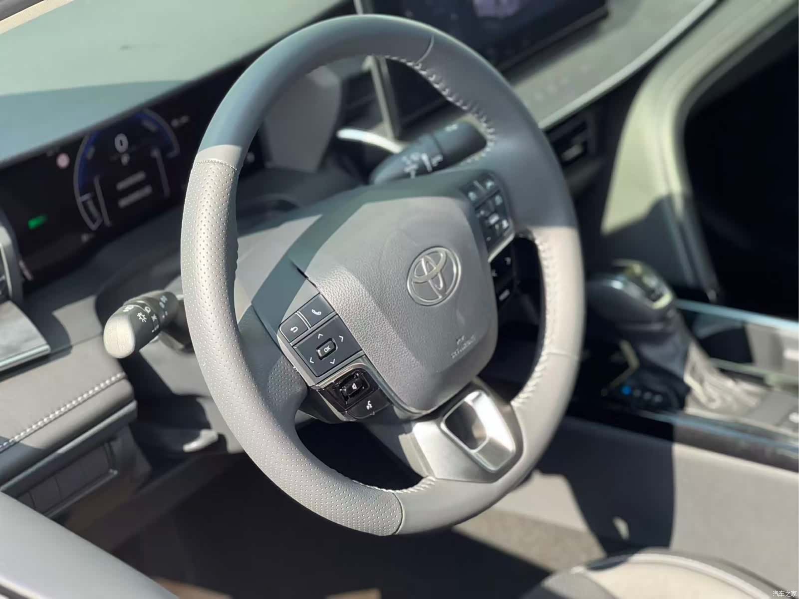 Toyota Camry, 2026 10