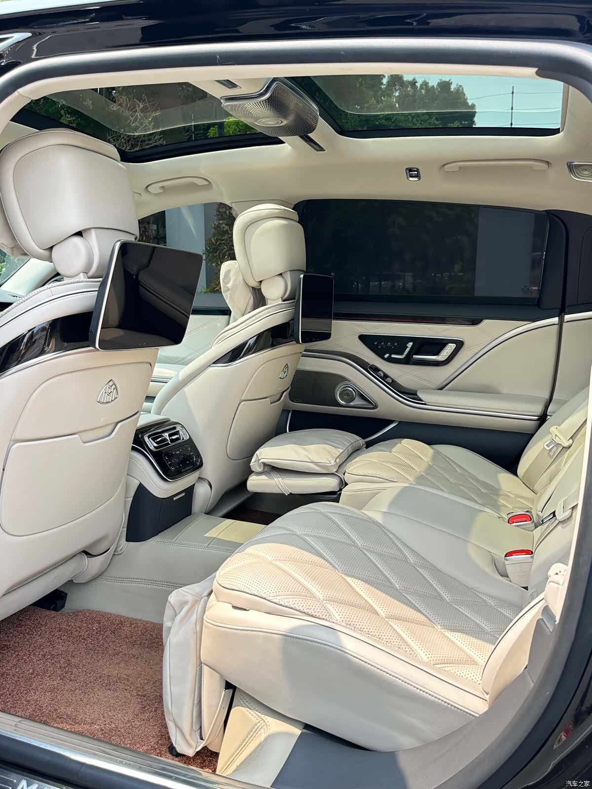 Maybach S-Class, 2023 9