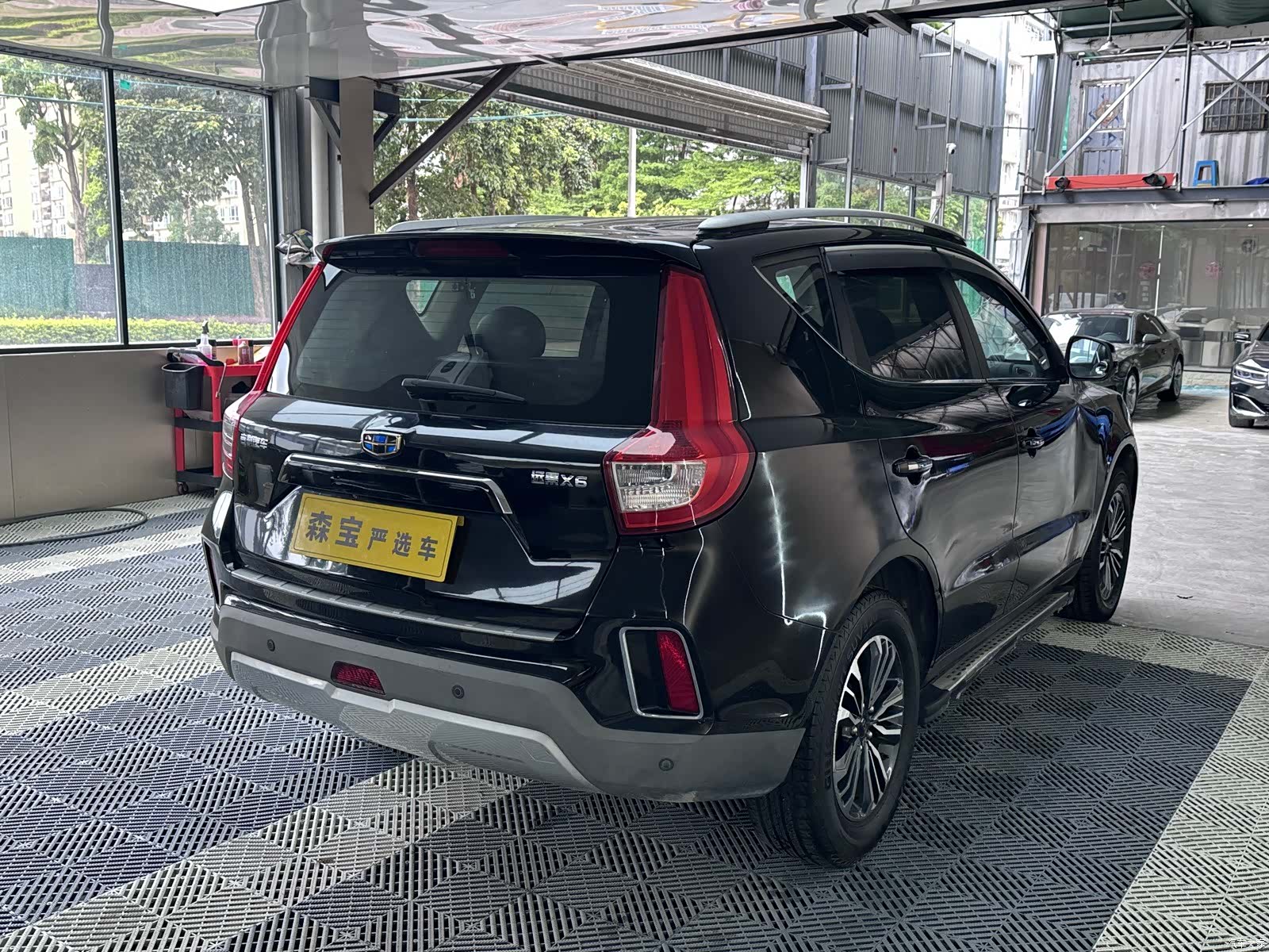 Geely X6, 2017 4