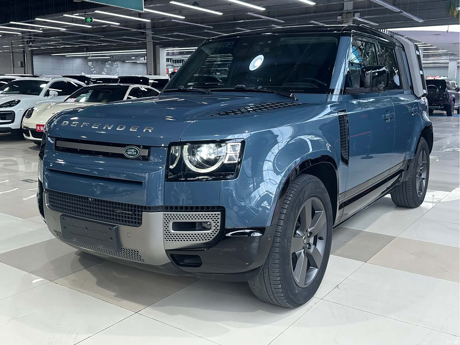 Land Rover Defender, 2022 1