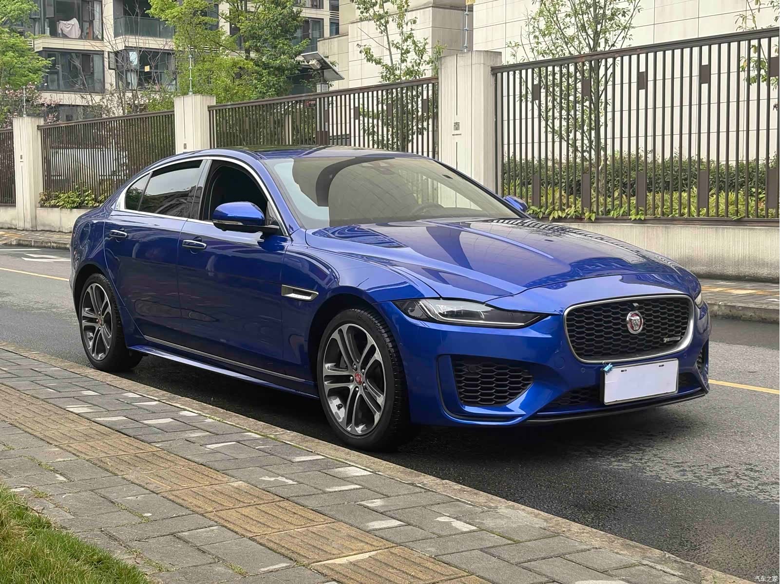 Land Rover XEL, 2020 3