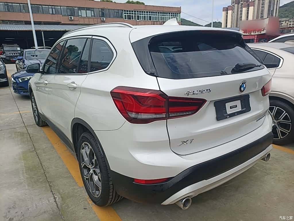 BMW X1, 2021 все фото