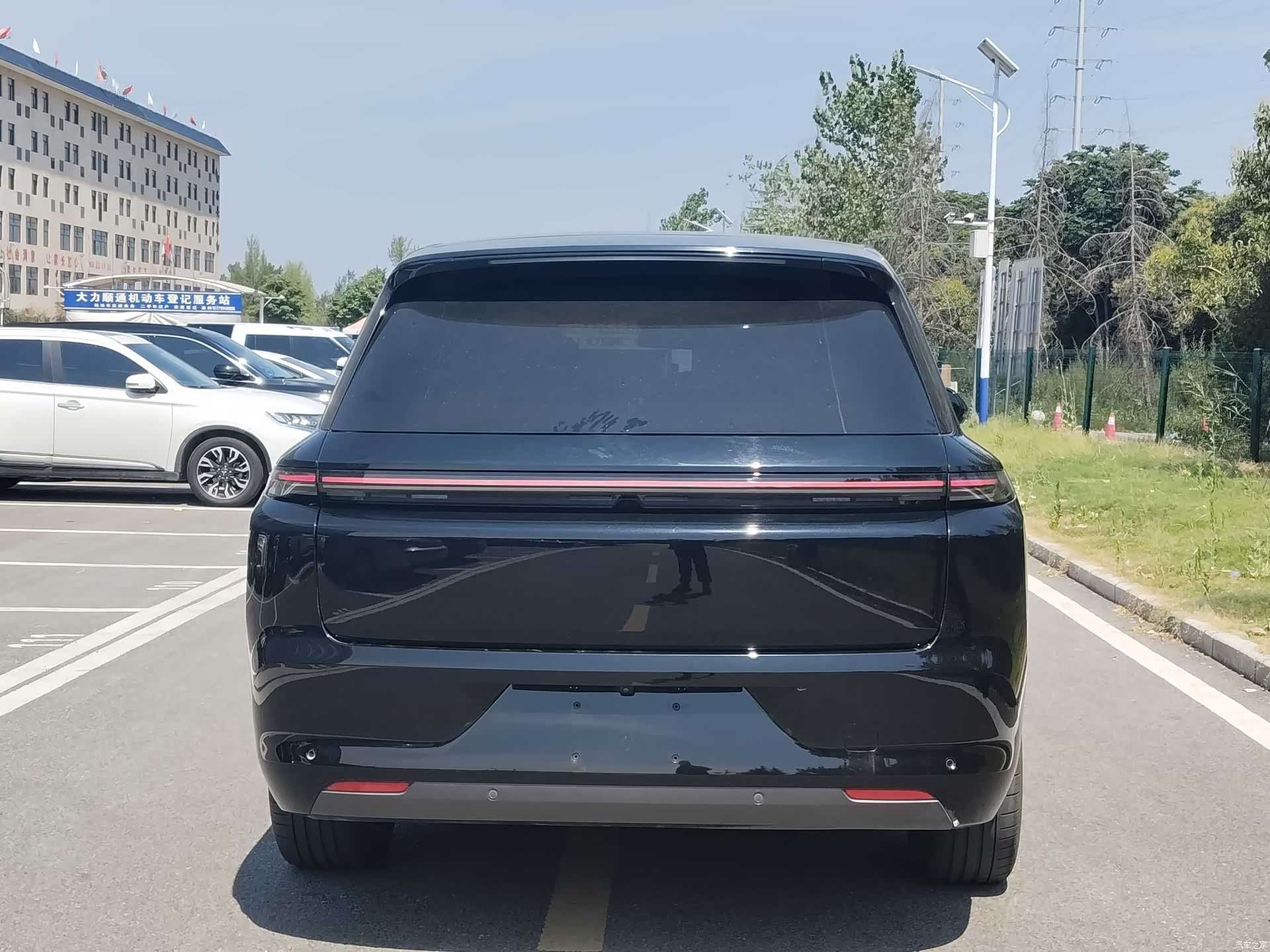 Li Auto L8, 2023 все фото