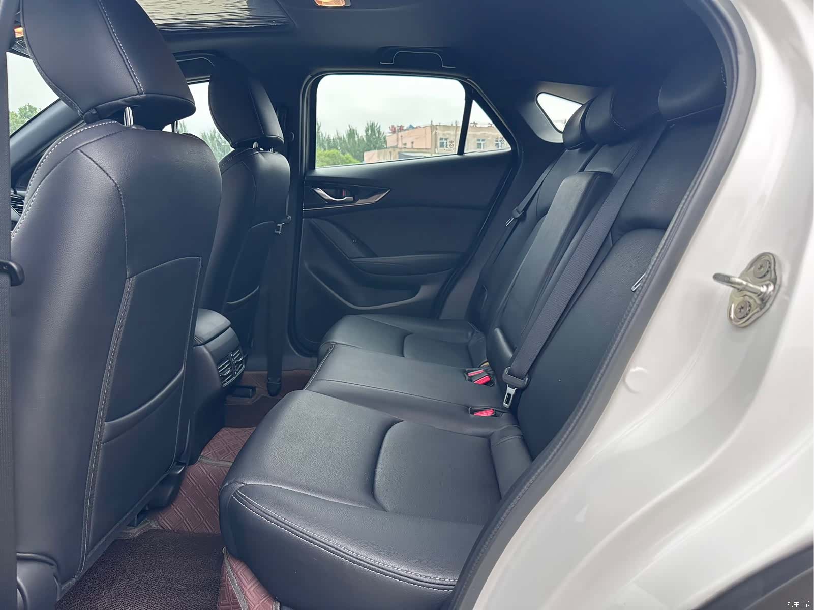 Mazda CX-4, 2023 23