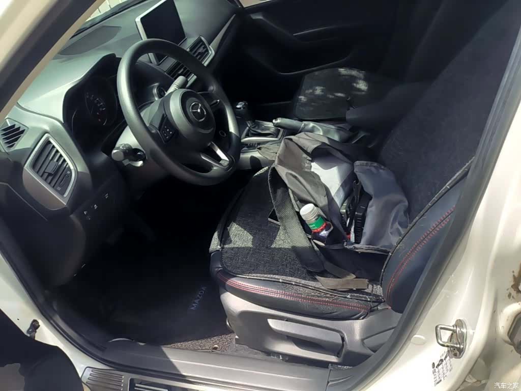 Mazda Mazda3, 2018 15