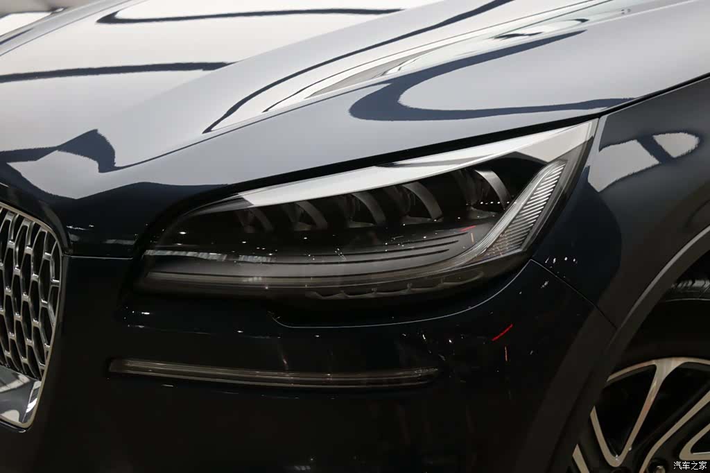 Lincoln Aviator, 2023 26