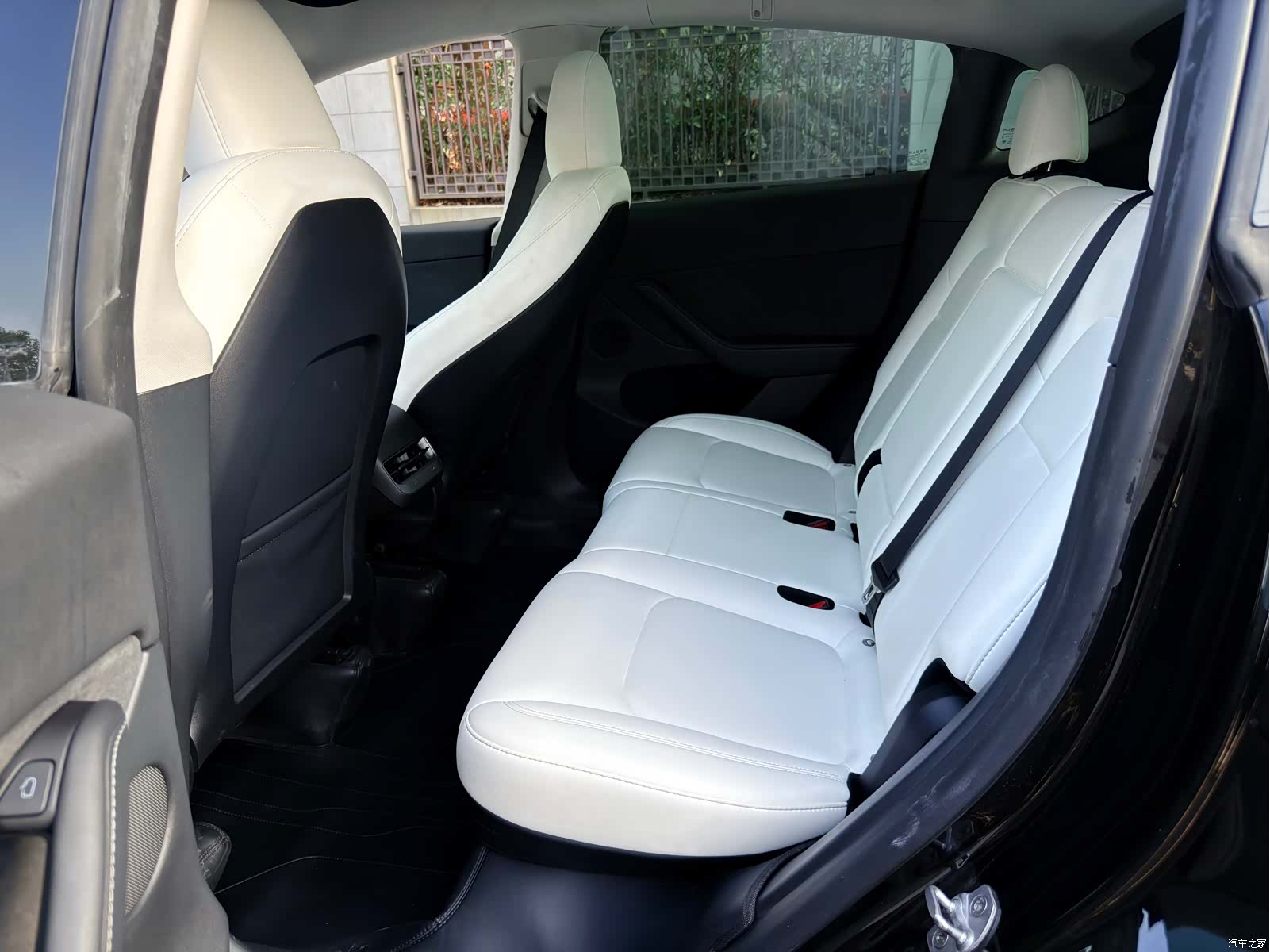 Tesla Model Y, 2023 10