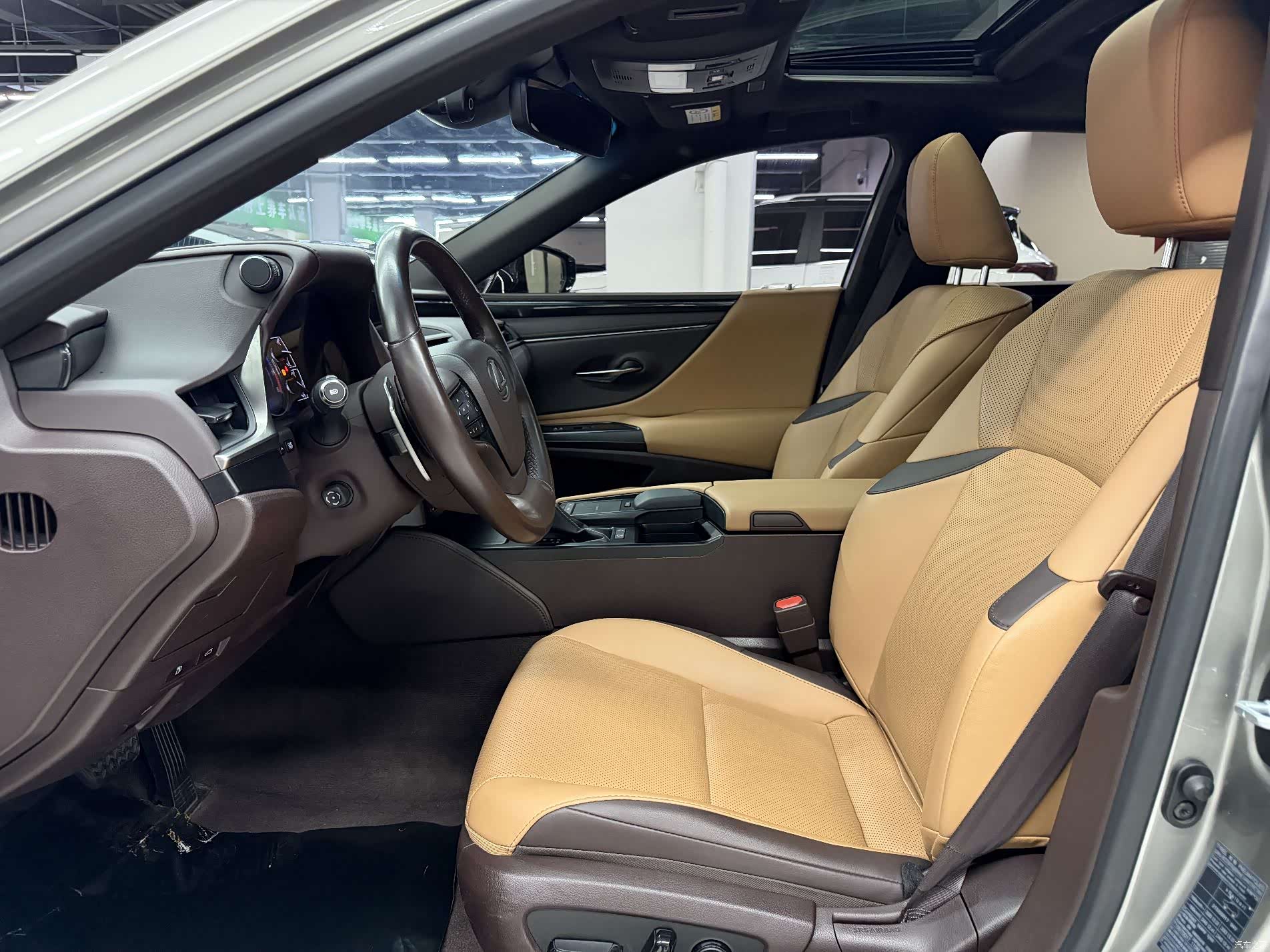 Lexus ES, 2020 14