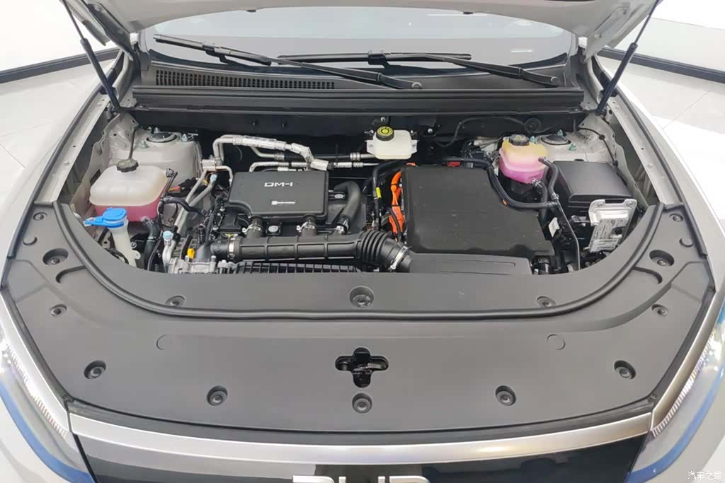 BYD HiAce, 2026 10