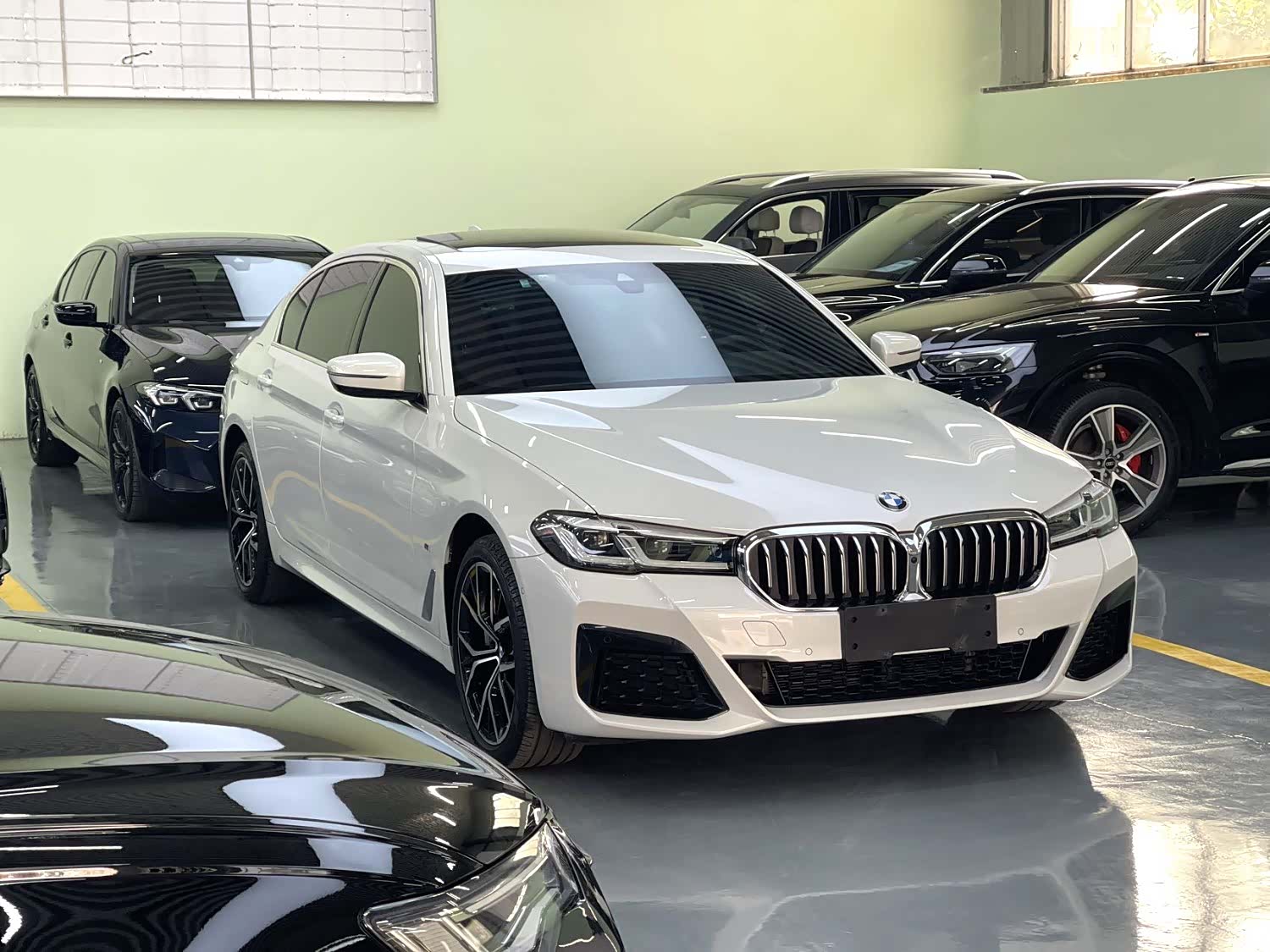 BMW 5 Series, 2023 3